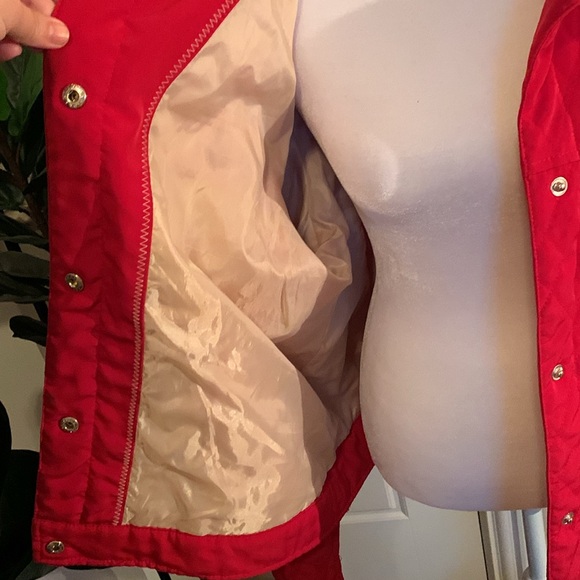 XL red quilted spring jacket with tan linning - Picture 5 of 9